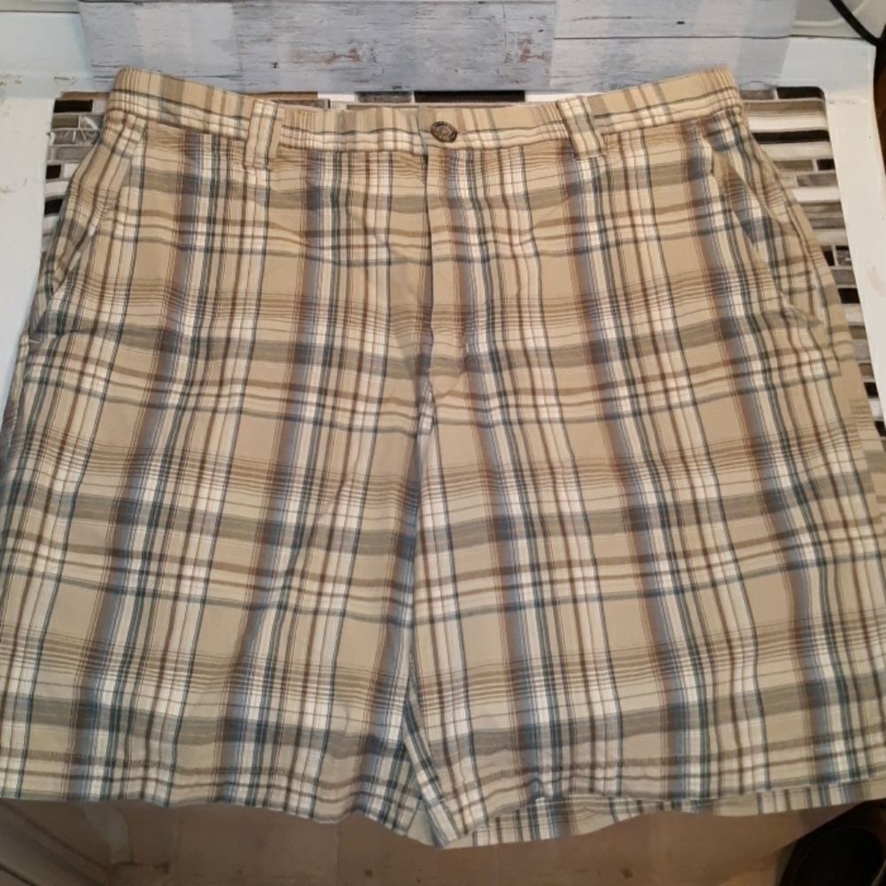 Mens Columbia 36 plaid shorts